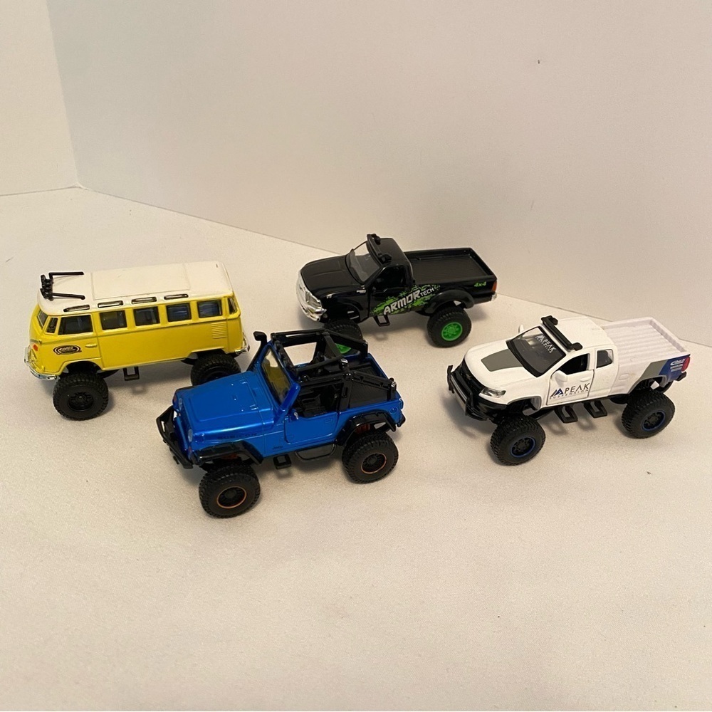 Maisto Volkswagen Van/ Jeep Wrangler/ Chevrolet Colorado/ Ford 4X4 Die-Cast Cars